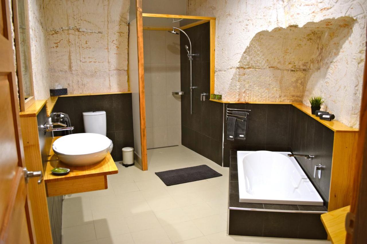 Dug Out B&B Coober Pedy Extérieur photo