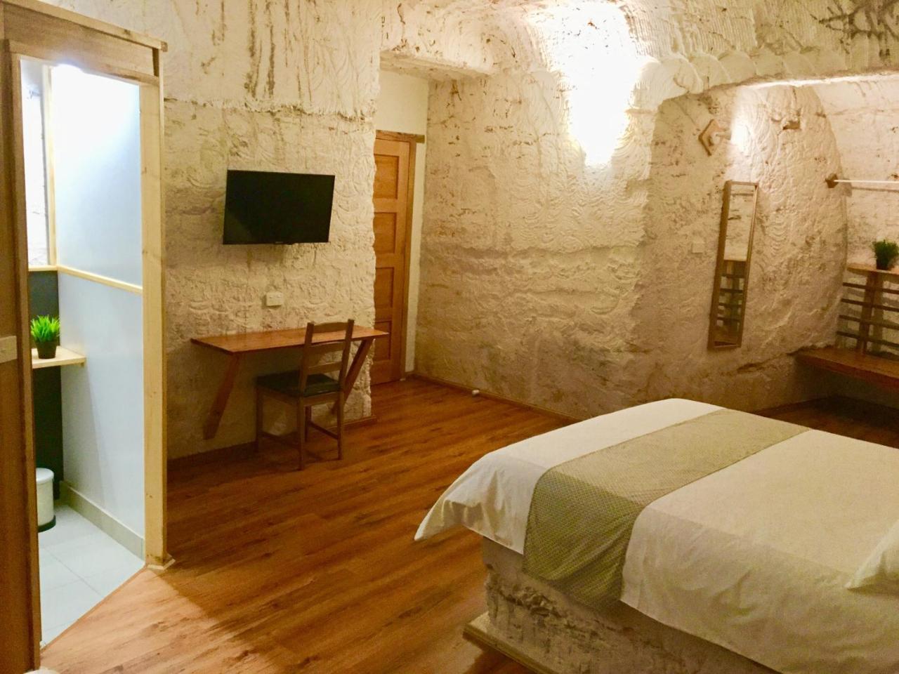 Dug Out B&B Coober Pedy Extérieur photo